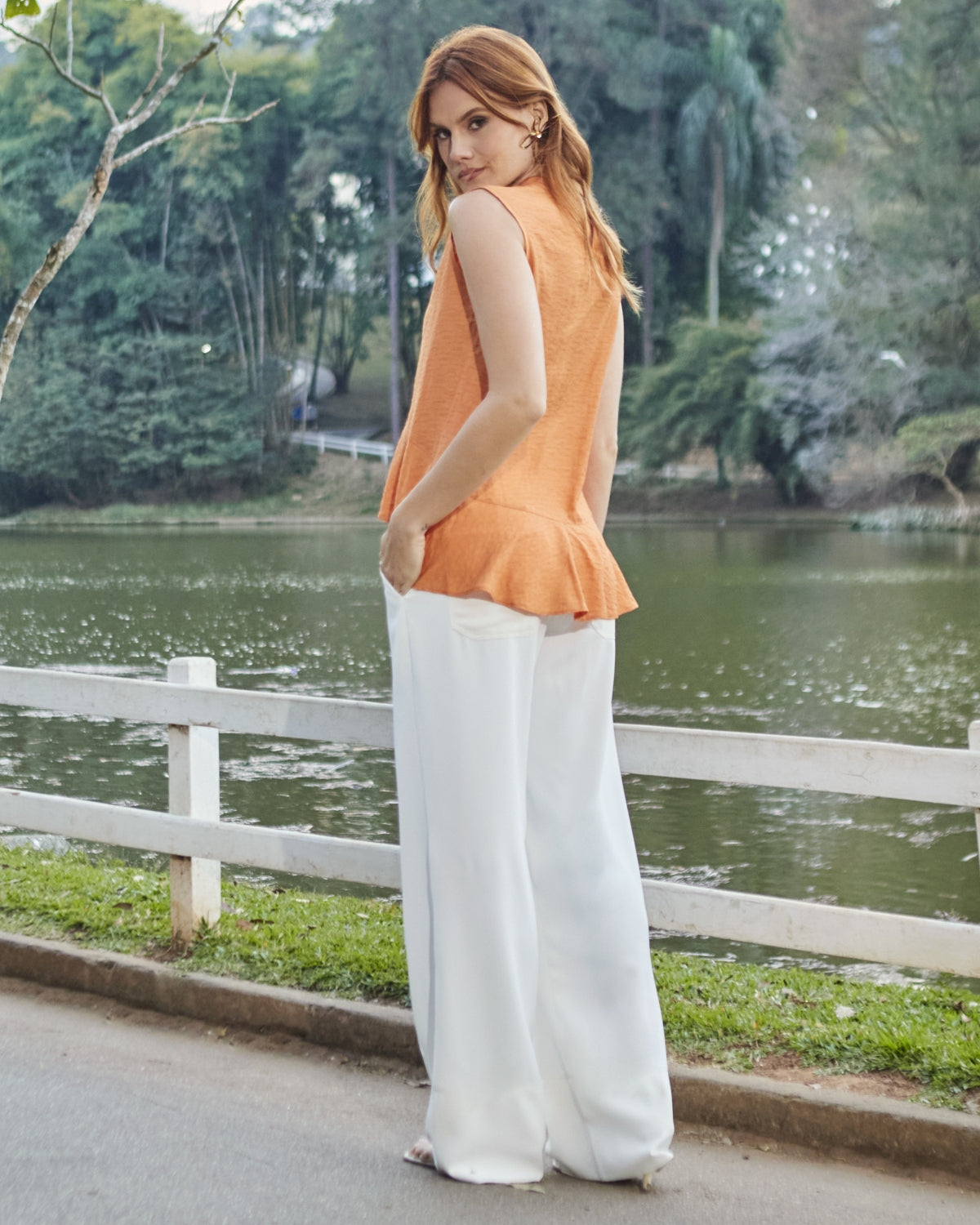 Calça Alfaiataria Off White Barrado Largo