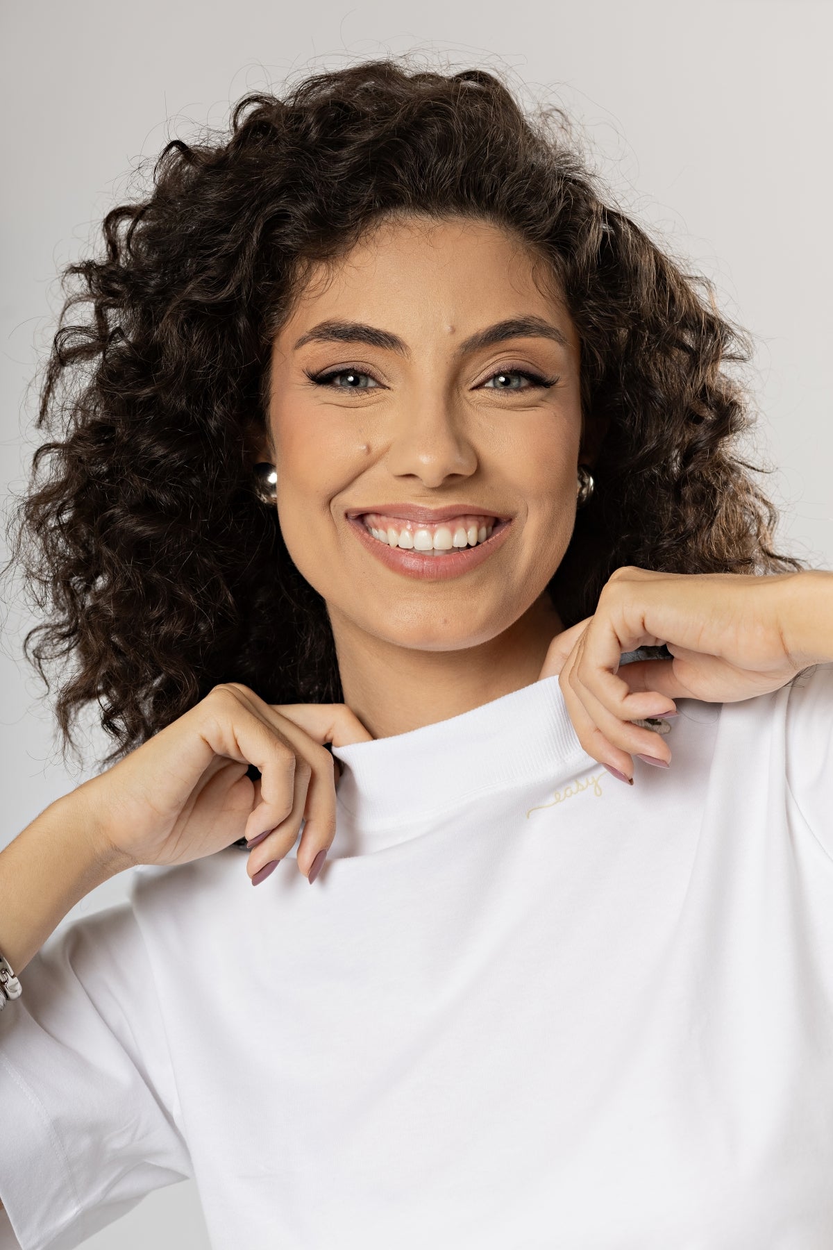 Camiseta Curta Básica Easy Branca Gola Alta Algodão Egípcio