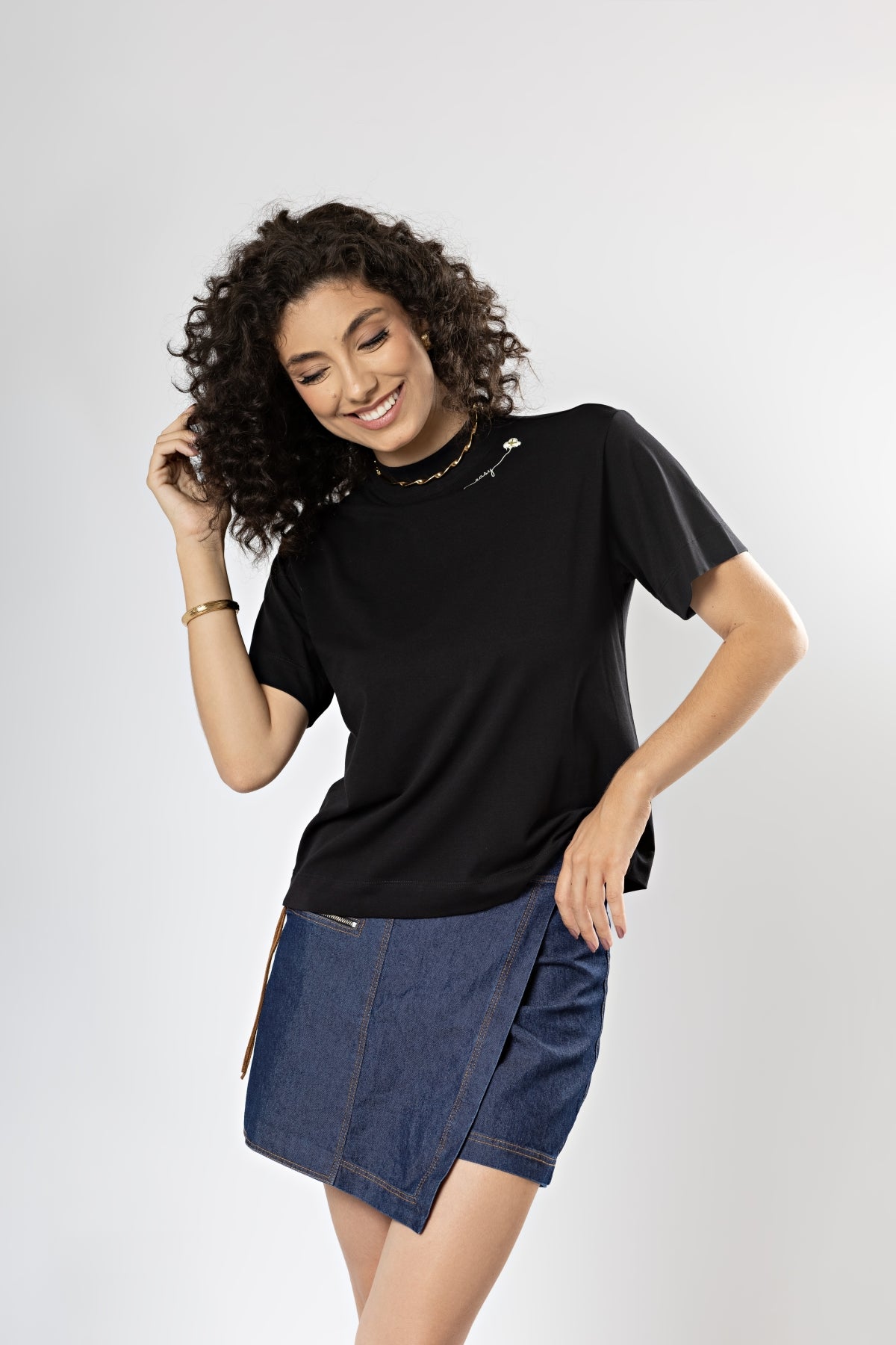 Camiseta Básica Easy Preta Gola Alta Algodão Egípcio