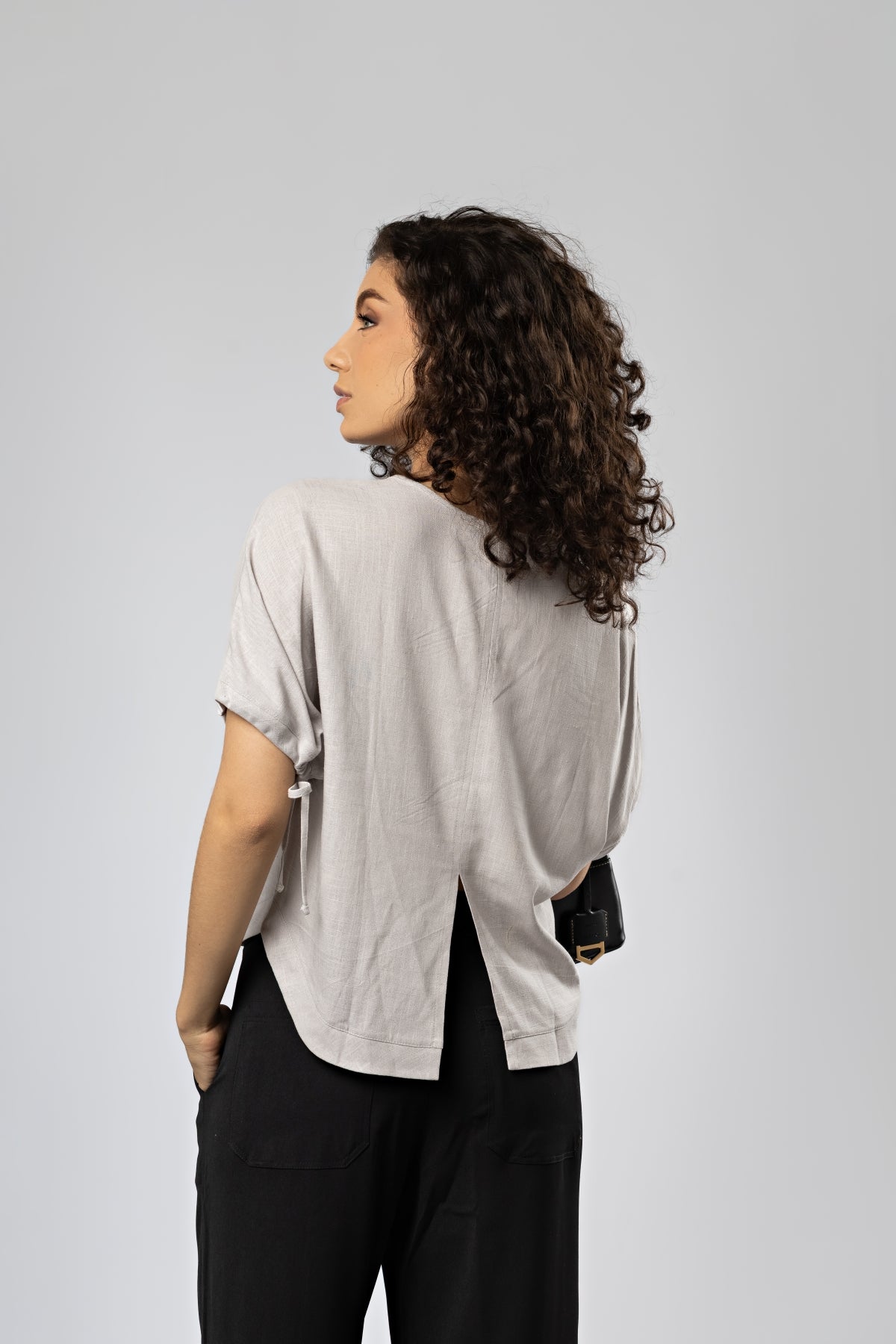 Blusa Cinza Aplicação Crochê de Régua