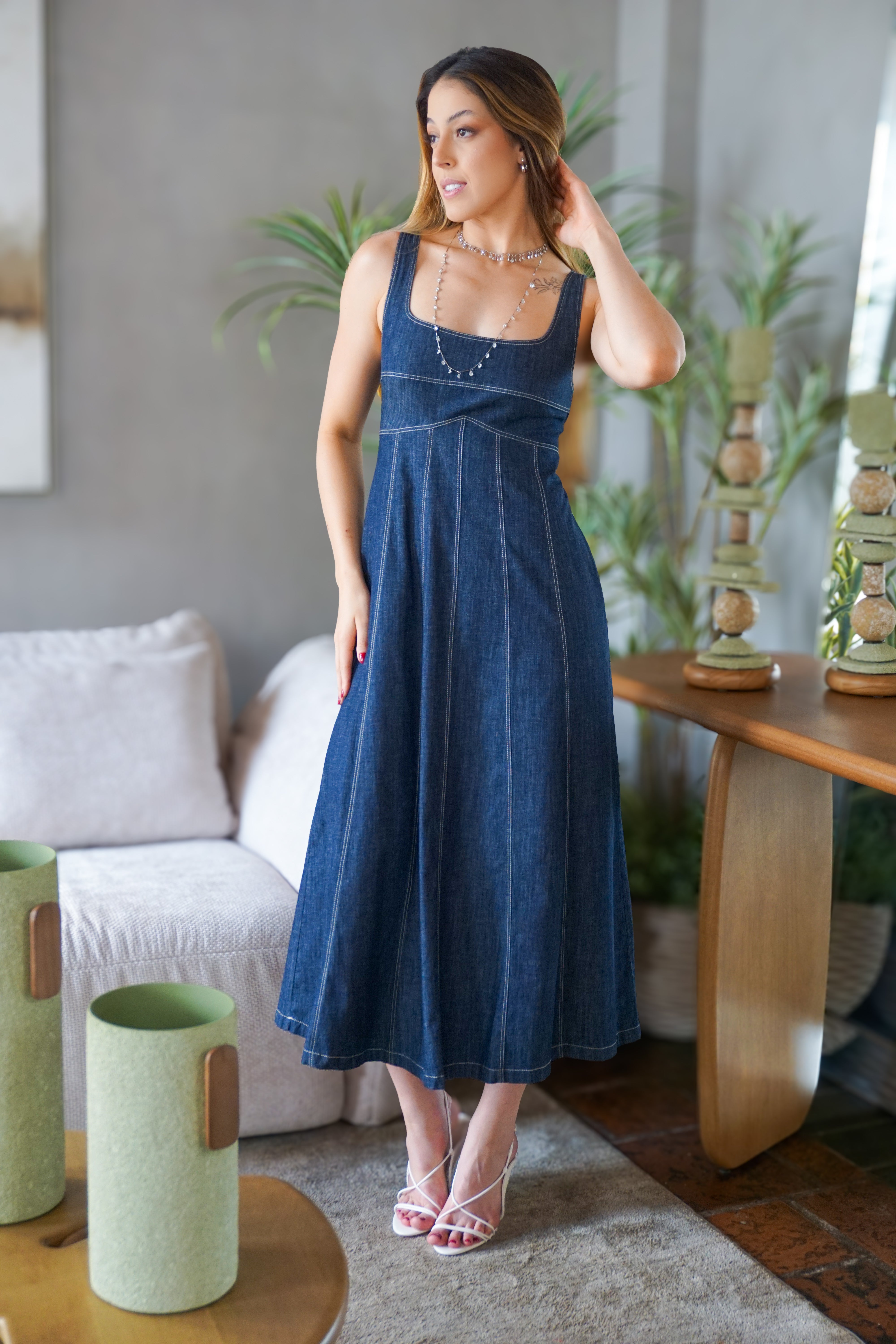 Vestido Mídi Jeans Alças Largas