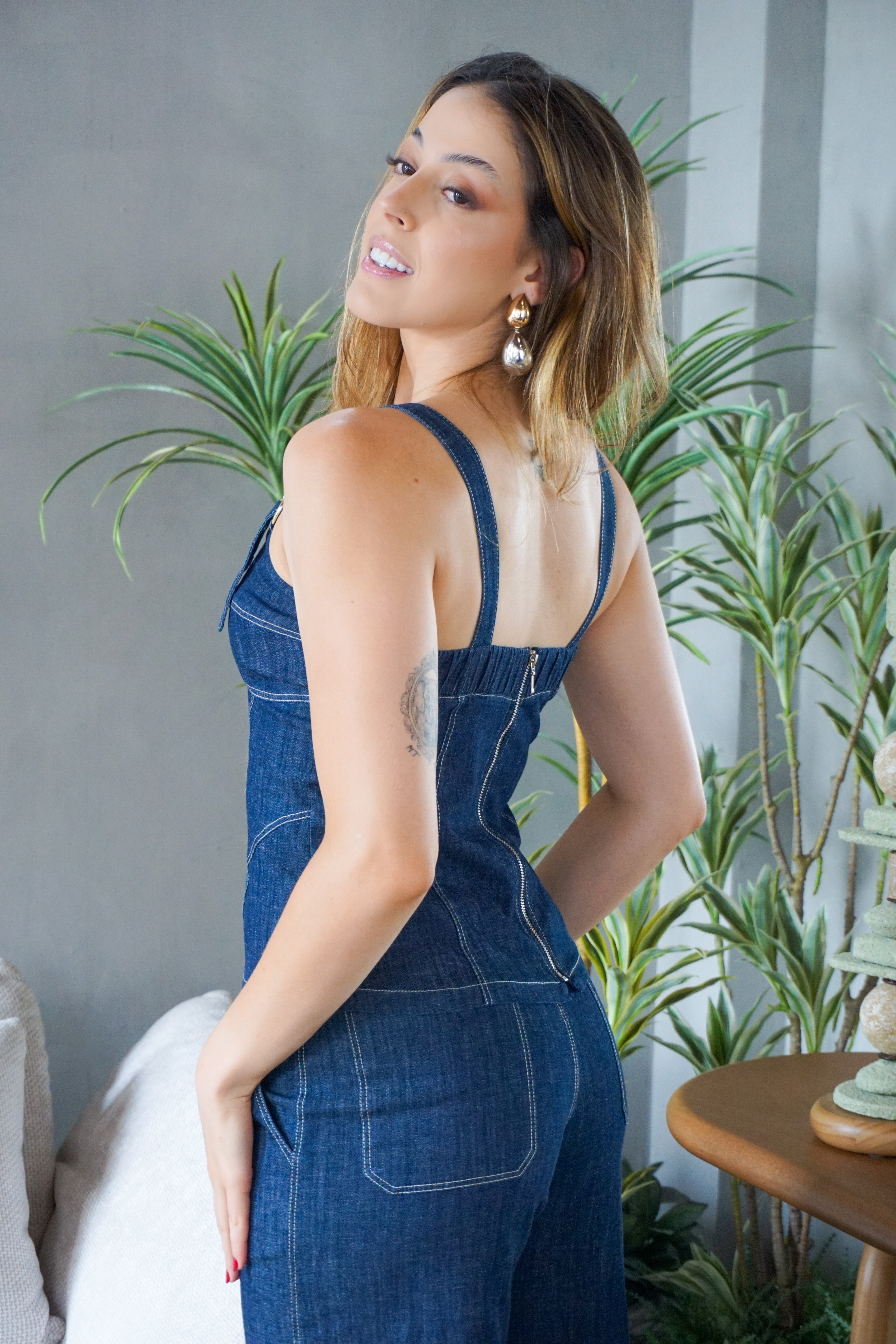 Blusa Jeans Alças Reguláveis