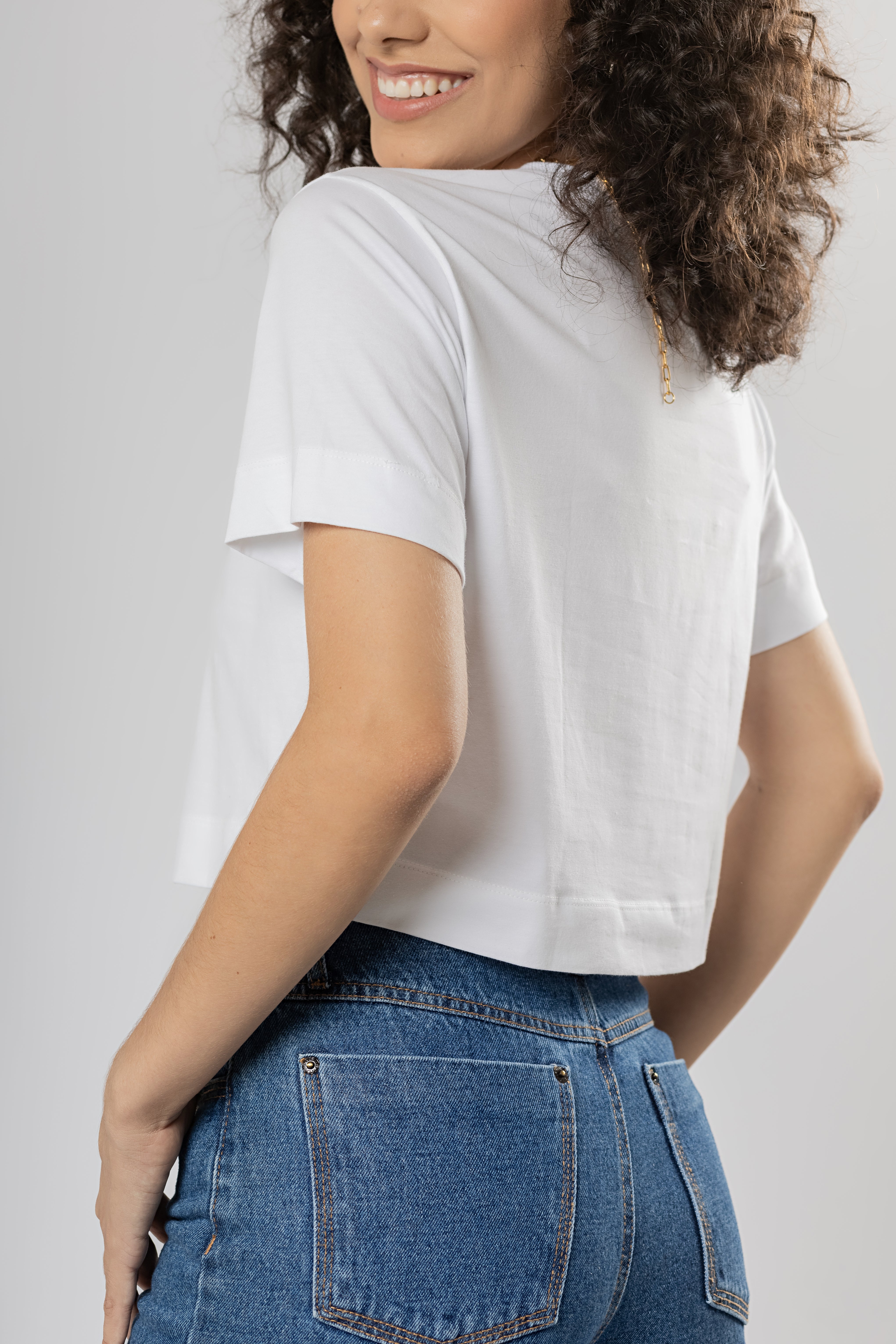 Camiseta Curta Básica Easy Branca Gola V