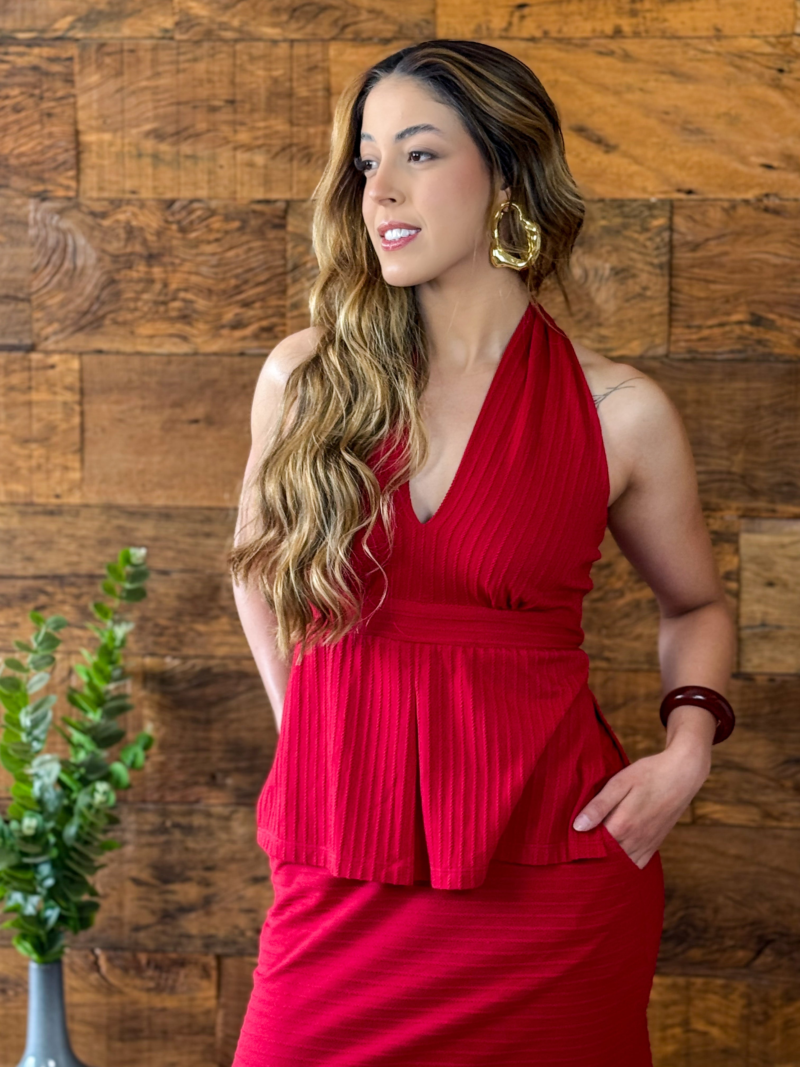 Conjunto Malha Blusa Frente Única e Saia Mídi Vermelho
