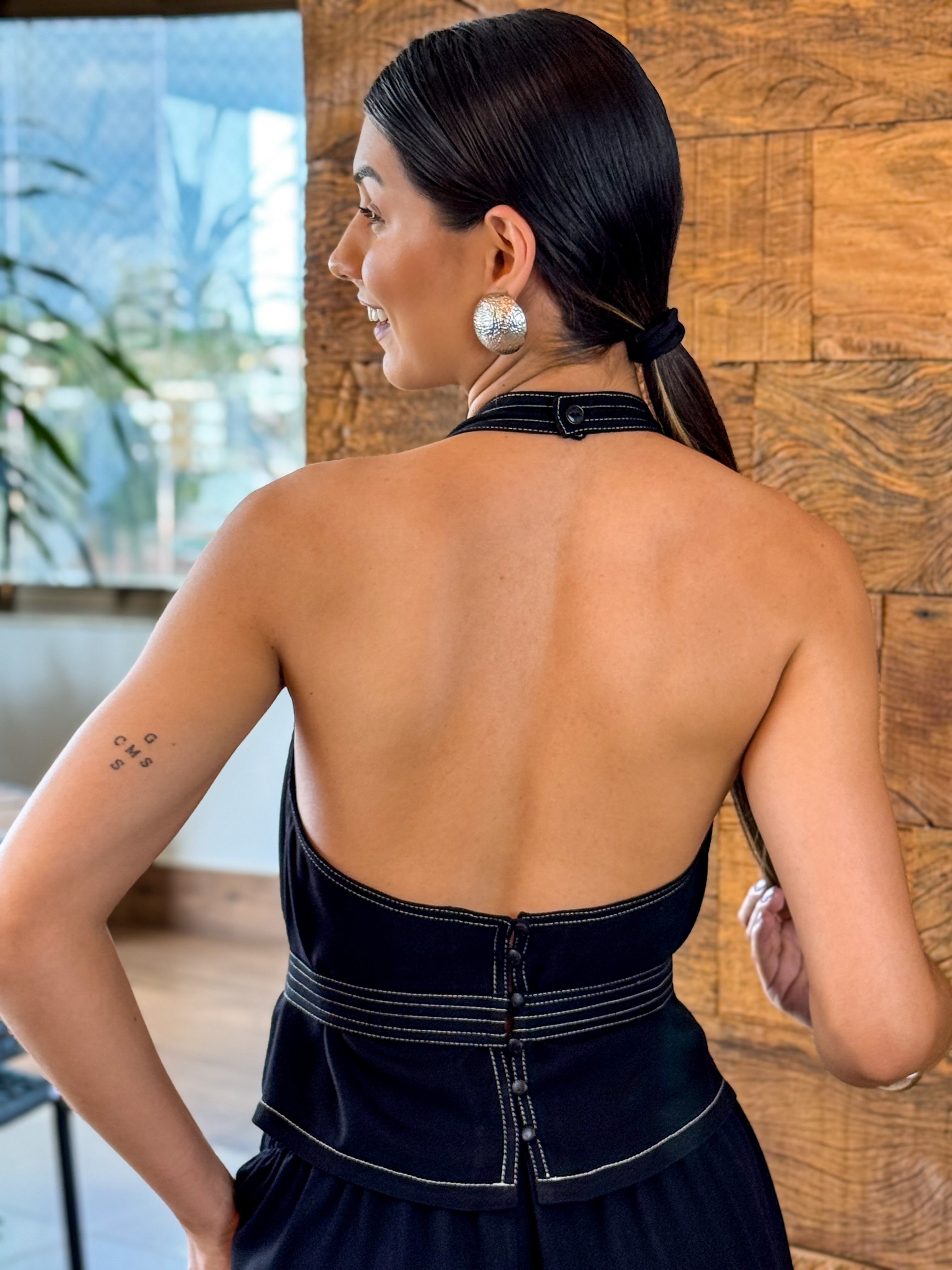 Blusa Preta Frente Única com Amarração