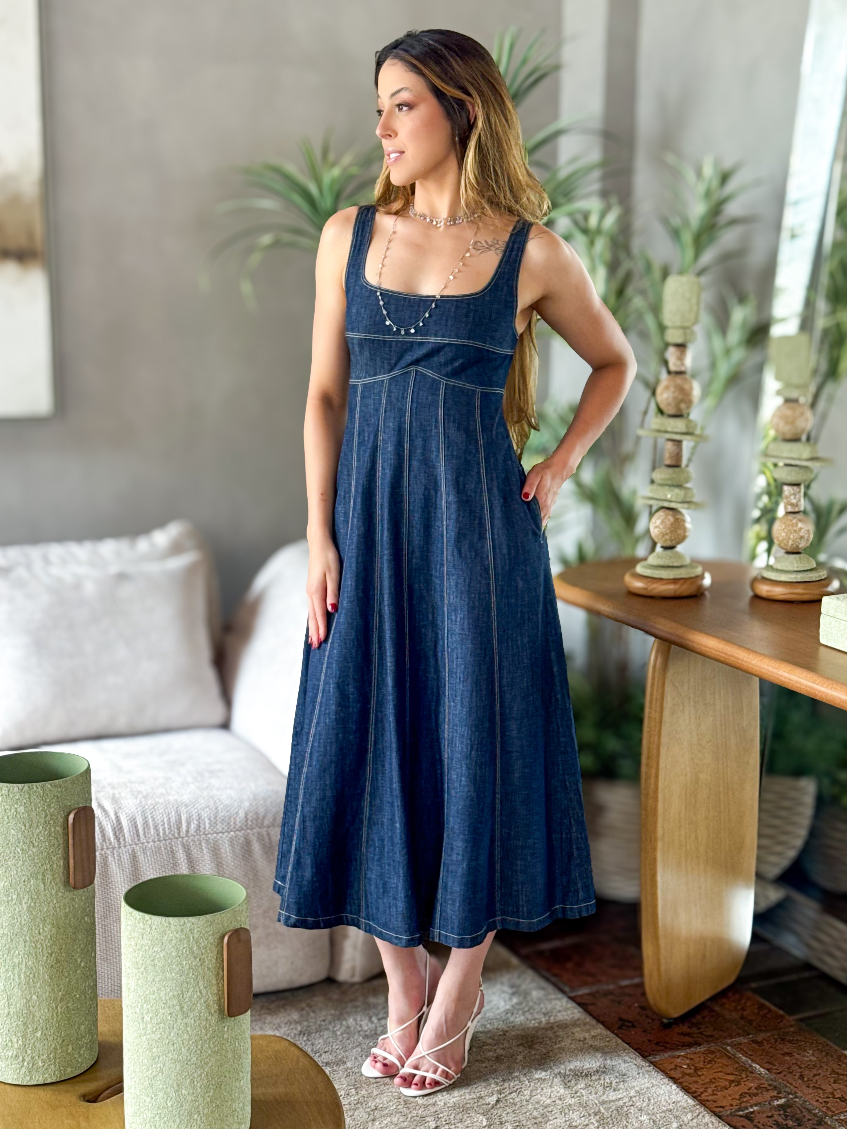 Vestido Mídi Jeans Alças Largas