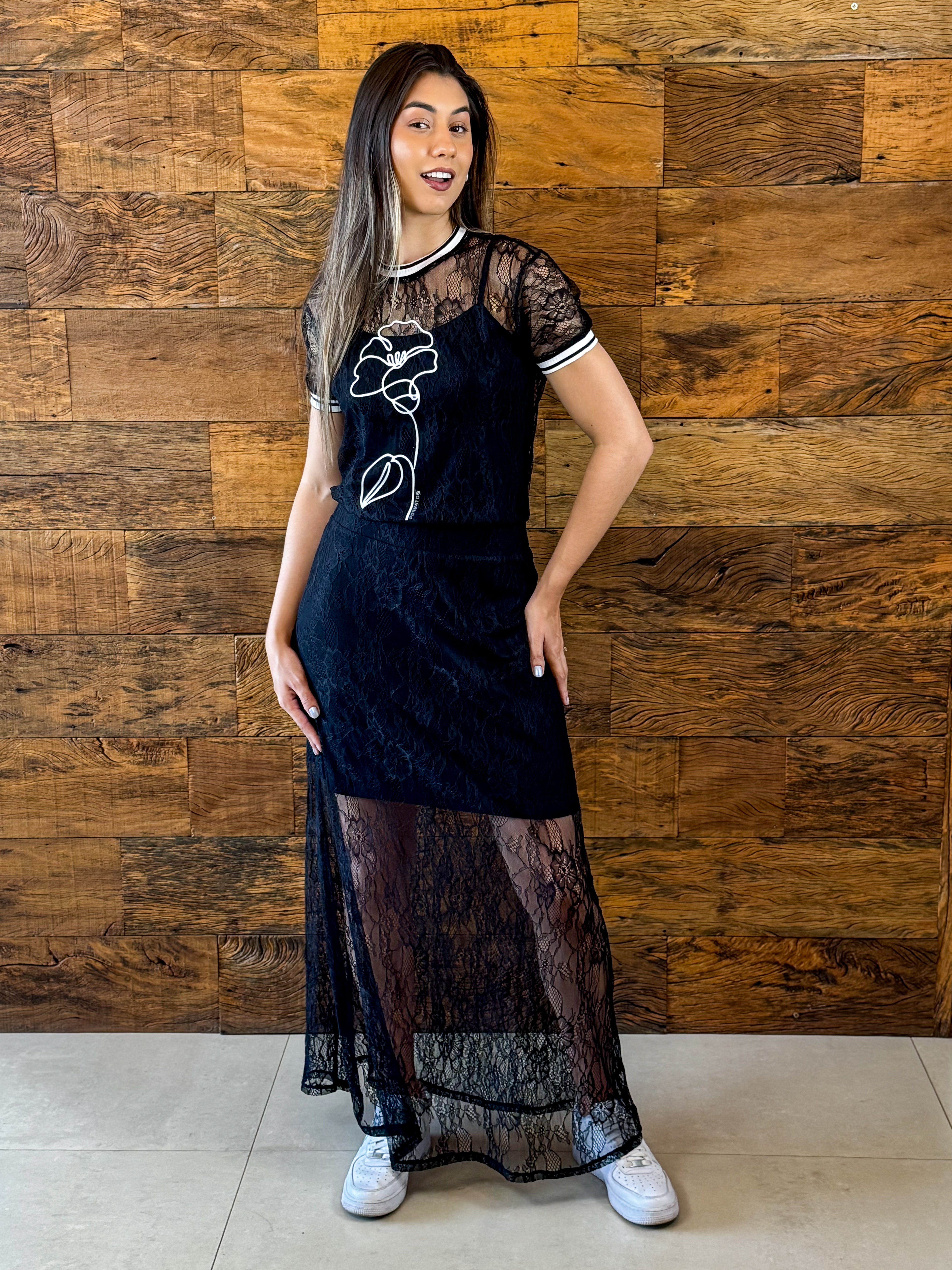 Saia Longa Preta de Renda