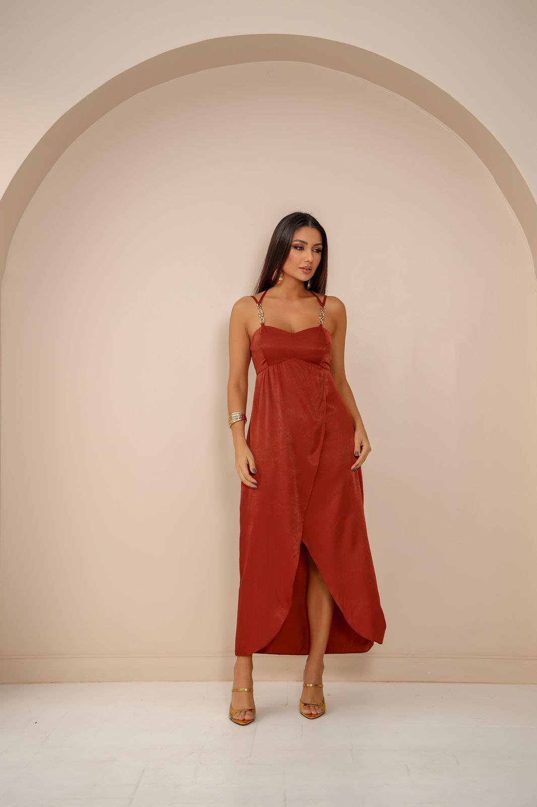 Vestido Mídi Terracota Trespasse Frontal Detalhe Metálico nas Alças