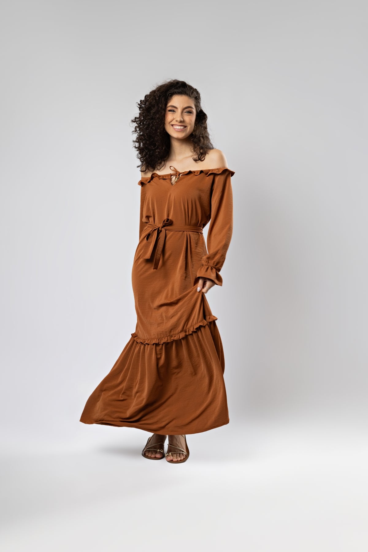 Vestido Marrom Ombro a Ombro com Faixa