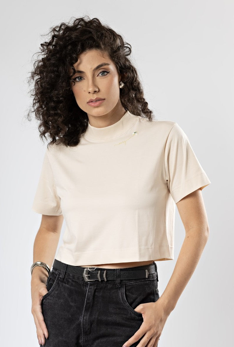 T-Shirt Curta em Algodão Egípcio Easy Gola Alta Bege