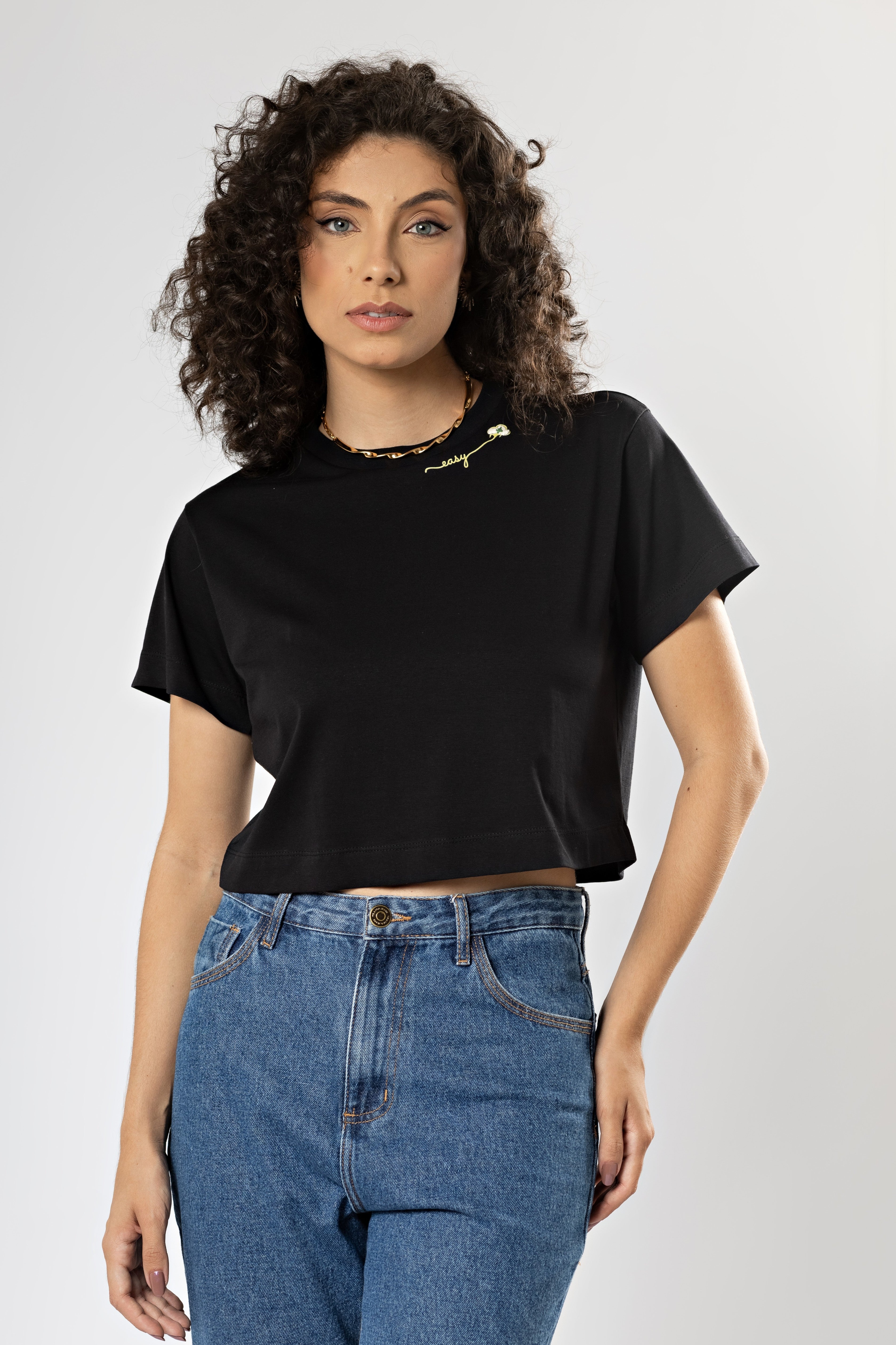 T-Shirt Curta em Algodão Egípcio Gola Redonda Easy Preta