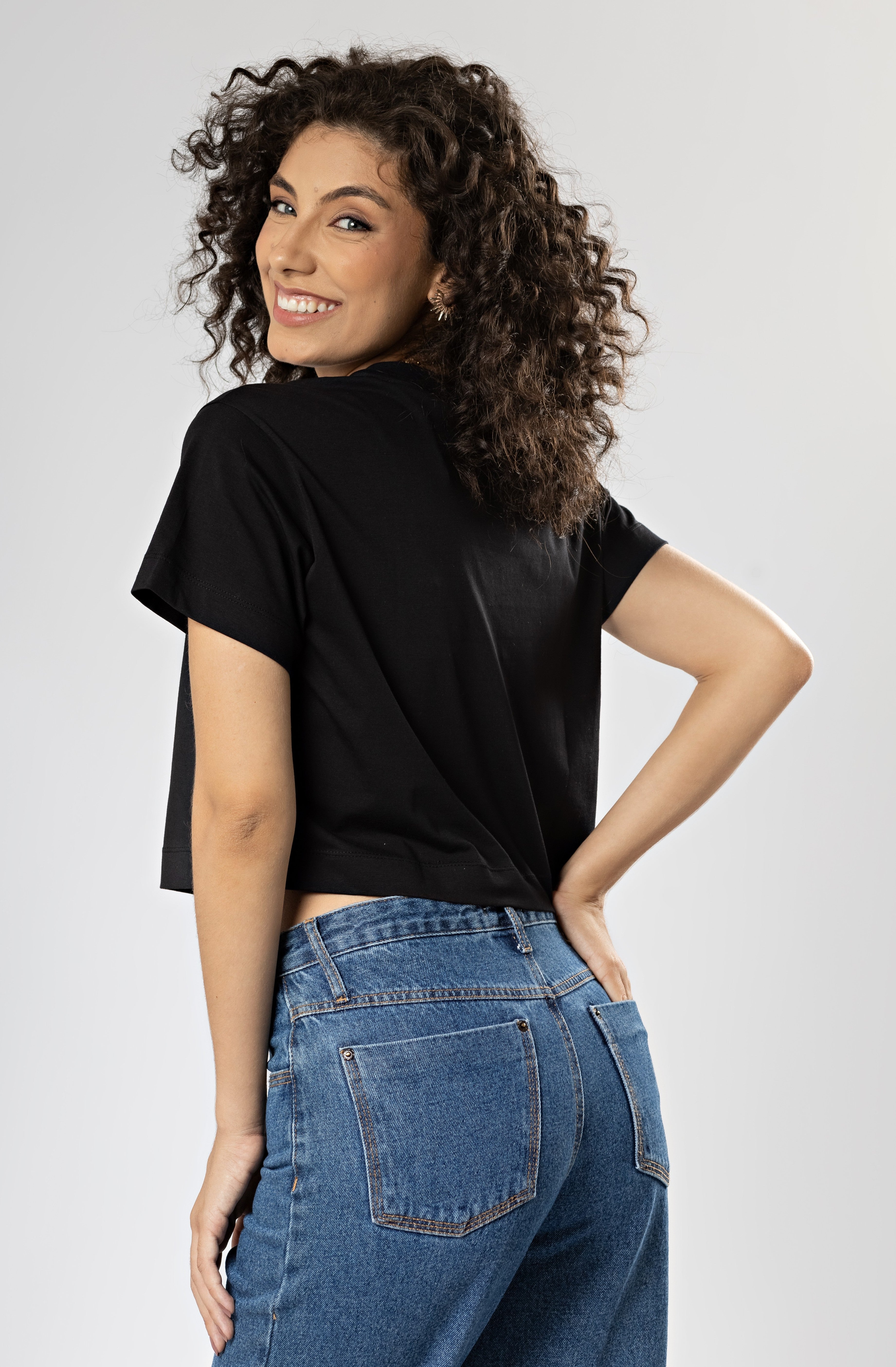 T-Shirt Curta em Algodão Egípcio Gola Redonda Easy Preta