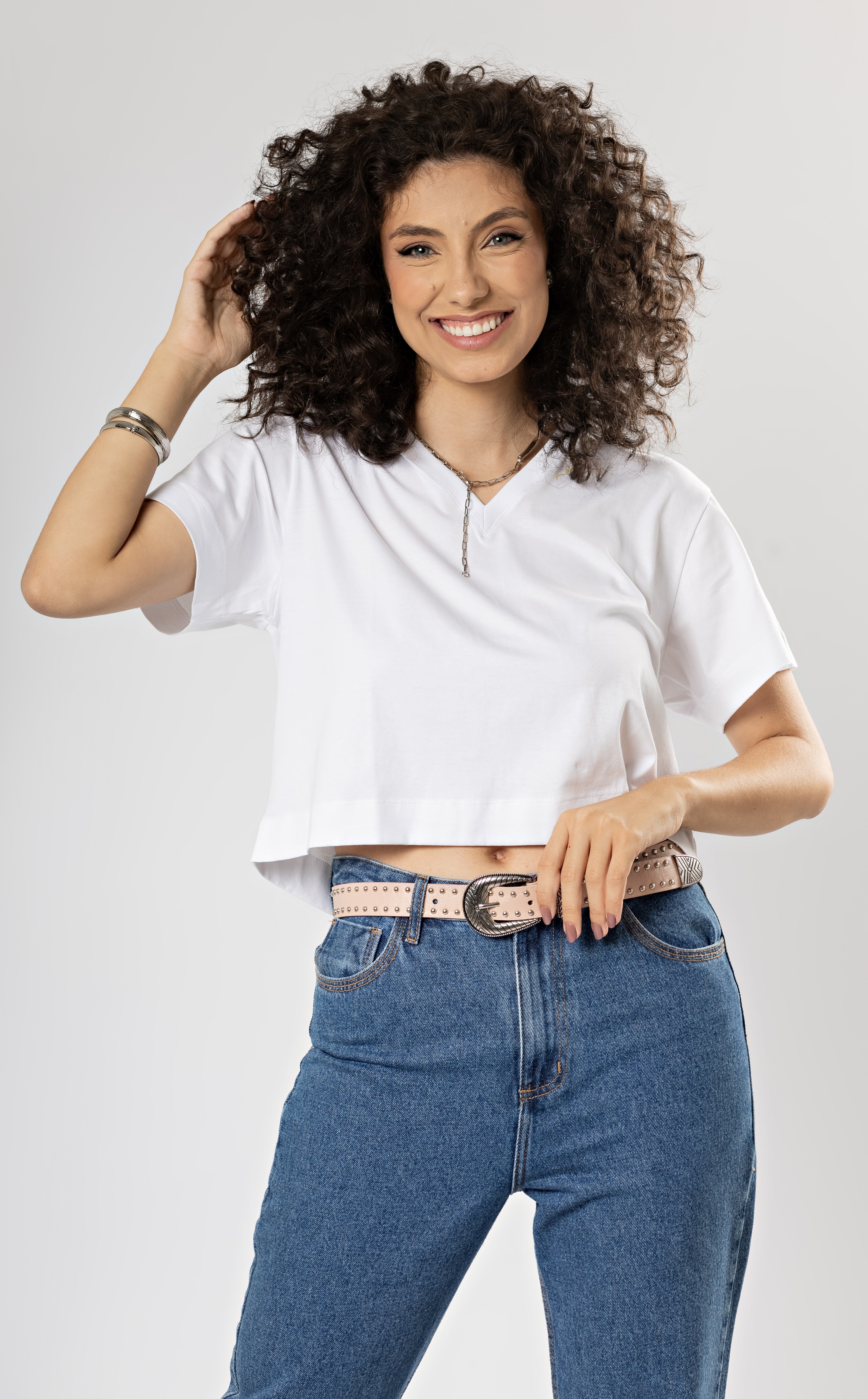 T-Shirt Curta em Algodão Egípcio Easy Gola V Branca