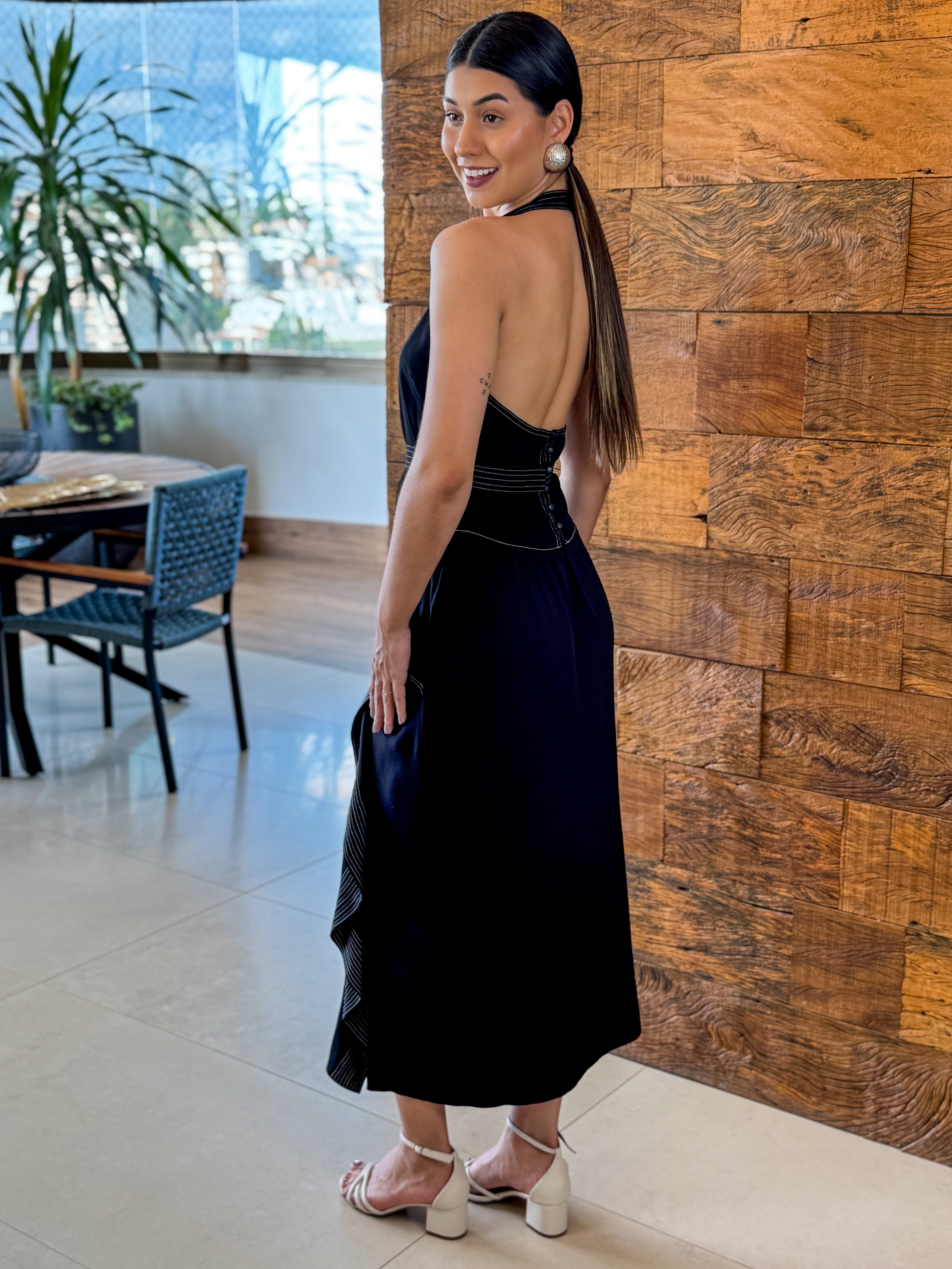 Saia Mídi Preta Babado Jabô Lateral