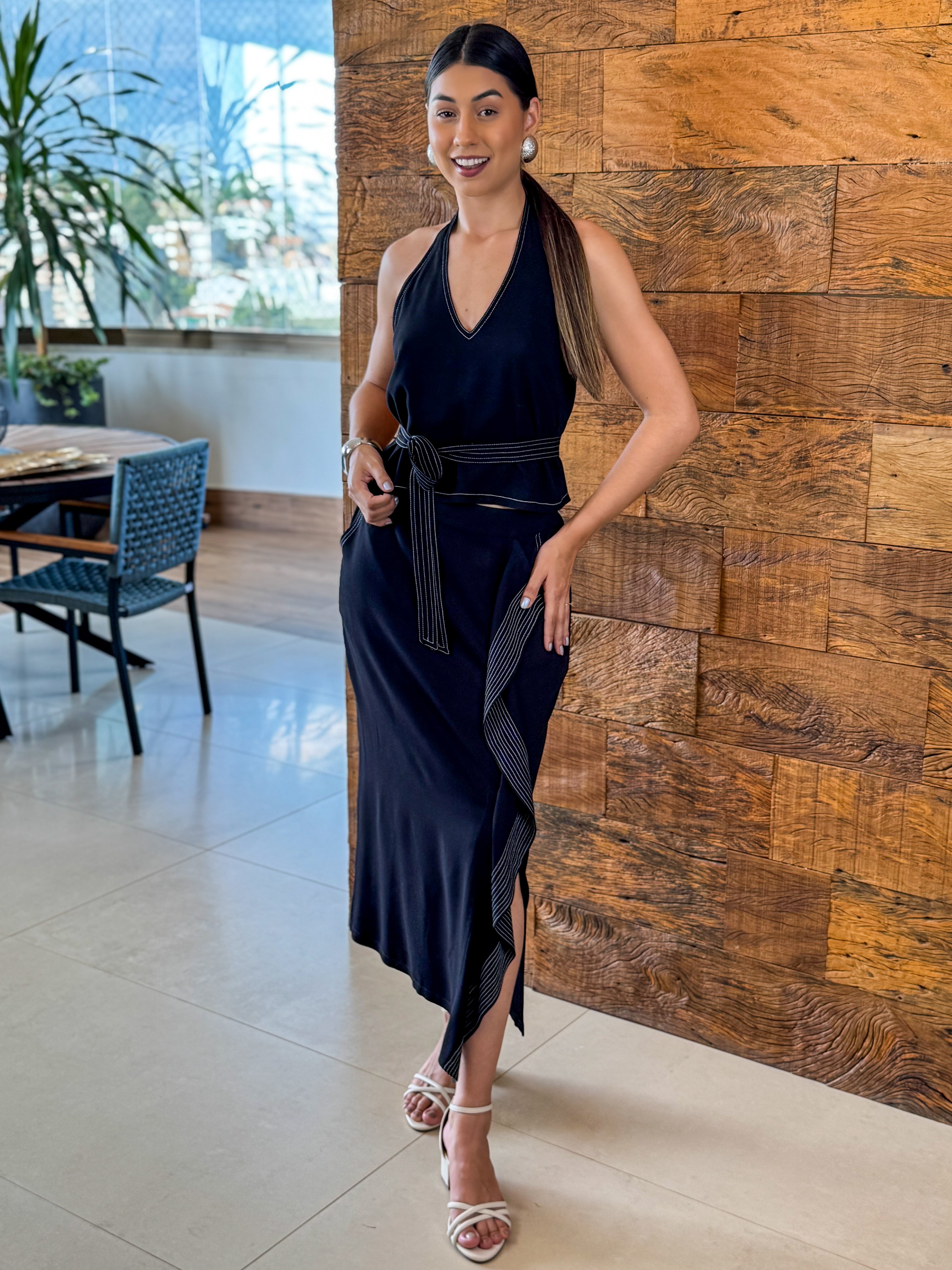 Saia Mídi Preta Babado Jabô Lateral