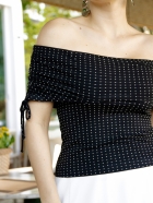 Blusa Ombro a Ombro Poá Bordado Preta