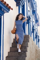 Vestido Midi Azul Malha Texturizada Fenda Lateral 