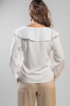 Bata Off White Amarração e Botões Frontais 