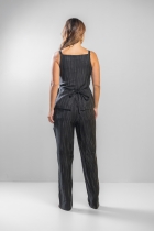 Blusa Preta Risca de Giz Desconstruída 