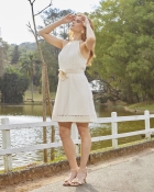 Vestido Curto Bege Crochê