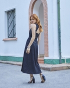 Vestido Mídi Preto Texturizado Decote nas Costas