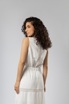 Conjunto Saia Midi e Blusa Off White com Trabalhos Artesanais 