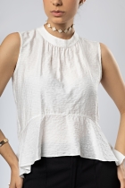 Bata Branca Gola Redonda e Peplum 