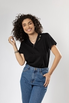 Camiseta Básica Easy Preta Gola V